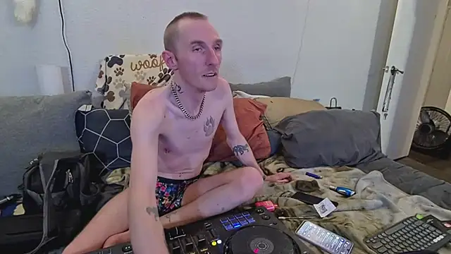 pyrowuff online show from 11/23/25, 08:47