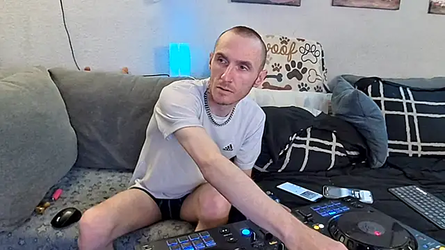 pyrowuff online show from 02/12/26, 07:47