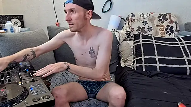 pyrowuff online show from 03/08/26, 05:17