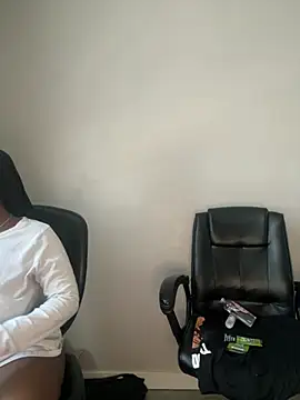 DancingLemonade online show from 05/17/26, 03:52