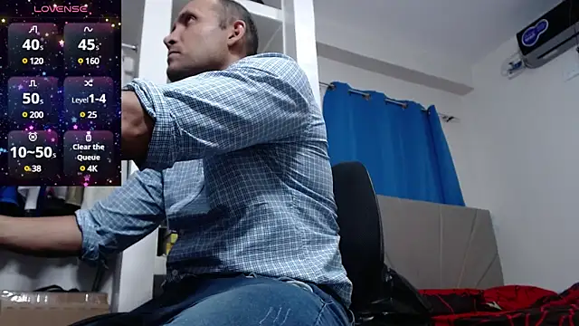 Snapshot of lewislamxxx_hot chatting on 12/12/24, 11:25 lewislamxxx hot online show from 12/12/24, 11:25