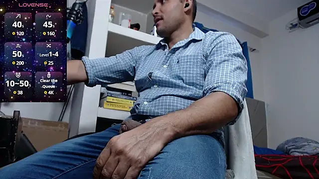 Snapshot of lewislamxxx_hot chatting on 01/23/25, 09:18 lewislamxxx hot online show from 01/23/25, 09:18