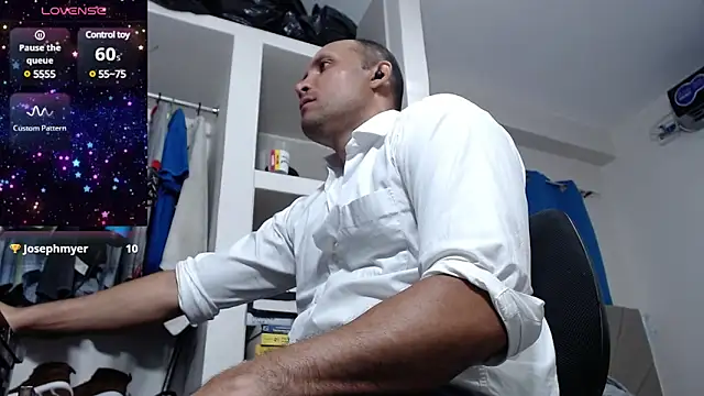 Snapshot of lewislamxxx_hot chatting on 03/14/25, 12:10 lewislamxxx hot online show from 03/14/25, 12:10