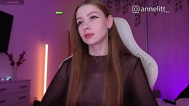 Snapshot of Annelitt chatting on 12/19/25, 09:22 Annelitt online show from 12/19/25, 09:22