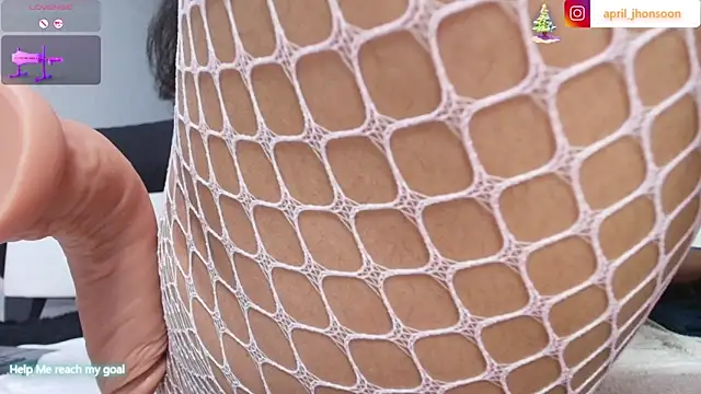 Snapshot of april_jhonsson chatting on 12/17/25, 05:35 april jhonsson online show from 12/17/25, 05:35