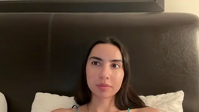 Snapshot of everybody_loves_pussy chatting on 01/01/25, 10:35 everybody loves pussy online show from 01/01/25, 10:35