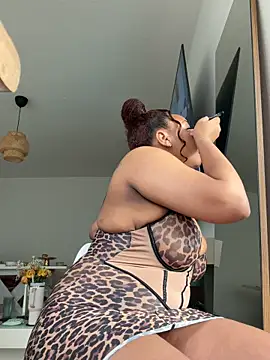 Snapshot of kataryna69 chatting on 11/12/25, 12:38 kataryna69 online show from 11/12/25, 12:38