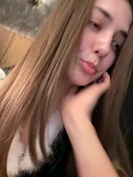 Snapshot of thelissawayne chatting on 12/23/24, 09:51 thelissawayne online show from 12/23/24, 09:51