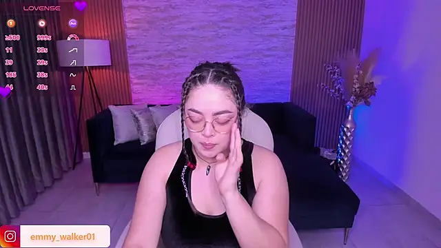 emmy walker online show from 12/02/25, 11:04