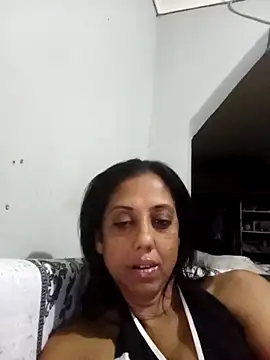 Snapshot of Mahi4luv chatting on 04/18/26, 10:32 Mahi4luv online show from 04/18/26, 10:32