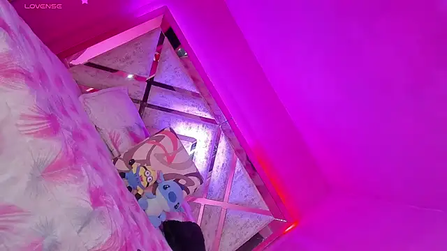 Snapshot of anapuala_sexxx chatting on 01/17/25, 05:32 anapuala sexxx online show from 01/17/25, 05:32