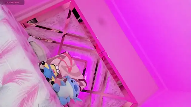 Snapshot of anapuala_sexxx chatting on 12/20/25, 01:45 anapuala sexxx online show from 12/20/25, 01:45