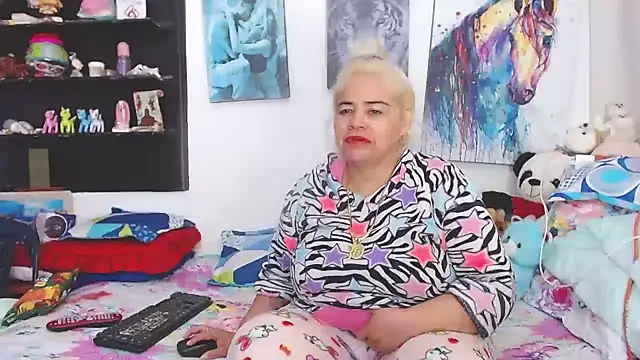 estrellita fugaz16x online show from 03/19/25, 03:30