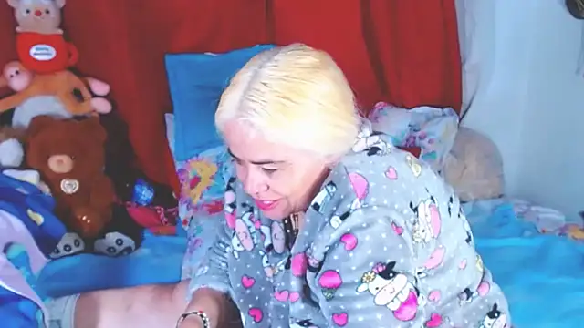 estrellita fugaz16x online show from 11/14/25, 05:17