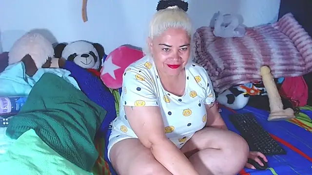 Snapshot of estrellita_fugaz16x chatting on 07/10/26, 04:06 estrellita fugaz16x online show from 07/10/26, 04:06