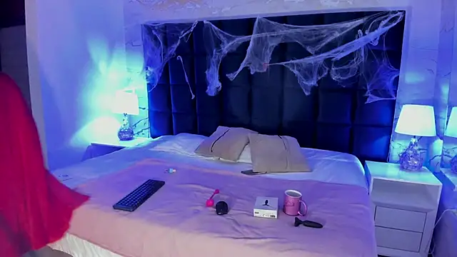 Snapshot of Maddysex_ chatting on 10/20/25, 11:43 Maddysex online show from 10/20/25, 11:43