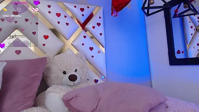 Snapshot of BeckyAnders chatting on 01/31/25, 11:35 BeckyAnders online show from 01/31/25, 11:35