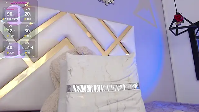 Snapshot of BeckyAnders chatting on 10/06/25, 04:37 BeckyAnders online show from 10/06/25, 04:37