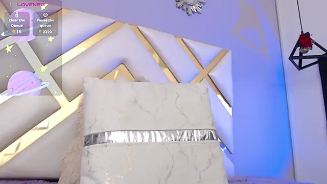 Snapshot of BeckyAnders chatting on 10/27/25, 04:44 BeckyAnders online show from 10/27/25, 04:44