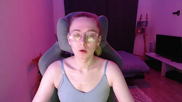 AnabelFrel online show from 11/16/25, 01:11