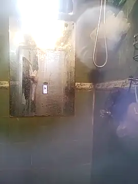 Snapshot of leonar0101 chatting on 09/10/25, 02:39 leonar0101 online show from 09/10/25, 02:39