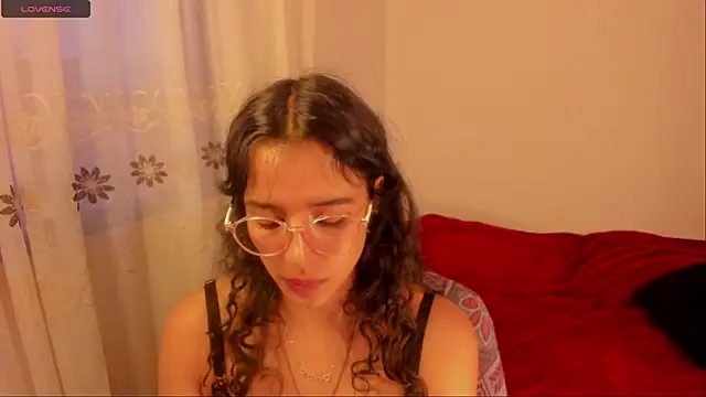 Snapshot of aluna_0310 chatting on 12/05/24, 10:56 aluna 0310 online show from 12/05/24, 10:56