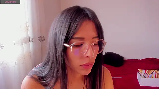 Snapshot of aluna_0310 chatting on 12/28/24, 08:25 aluna 0310 online show from 12/28/24, 08:25