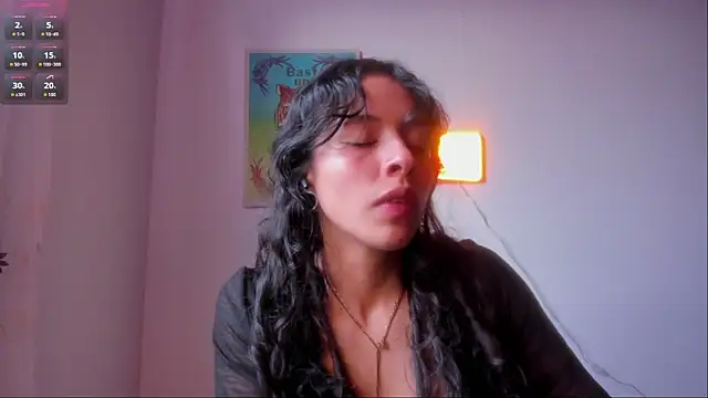 Snapshot of aluna_0310 chatting on 03/01/26, 10:01 aluna 0310 online show from 03/01/26, 10:01