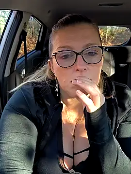 winniess40 online show from 01/12/25, 01:37