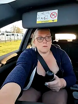 Snapshot of winniess40 chatting on 03/31/26, 06:58 winniess40 online show from 03/31/26, 06:58