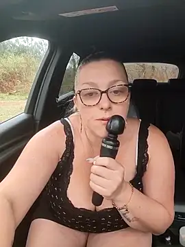 Snapshot of winniess40 chatting on 04/15/26, 07:15 winniess40 online show from 04/15/26, 07:15