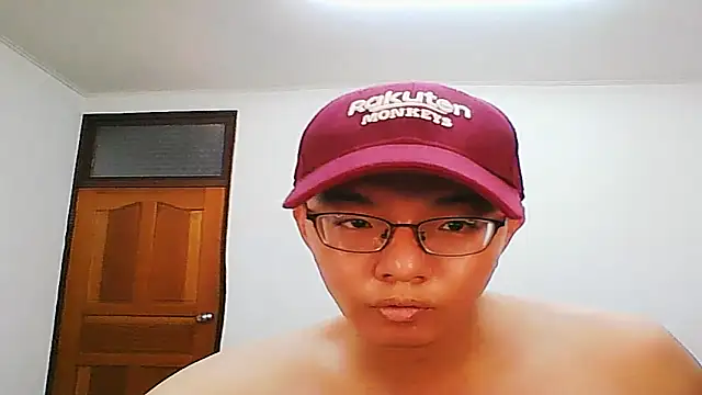 Snapshot of poter77112 chatting on 04/05/26, 04:04 poter77112 online show from 04/05/26, 04:04