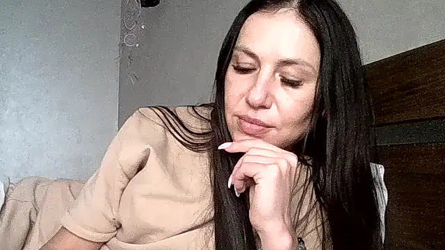 JulianaGold1 online show from 03/31/26, 01:22