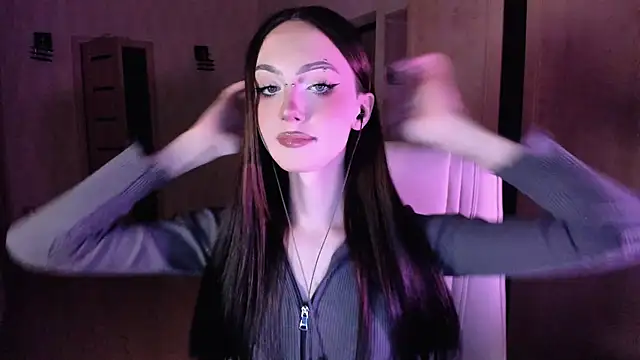 Alice  Aris online show from 10/02/25, 03:52