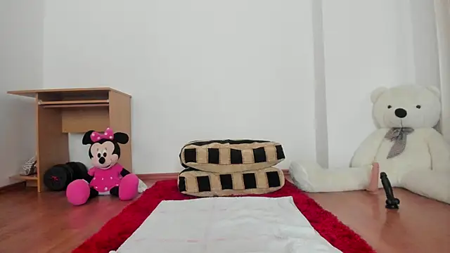 Snapshot of AnneQueen chatting on 01/28/25, 08:57 AnneQueen online show from 01/28/25, 08:57