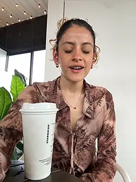 alana15 online show from 11/30/25, 06:23