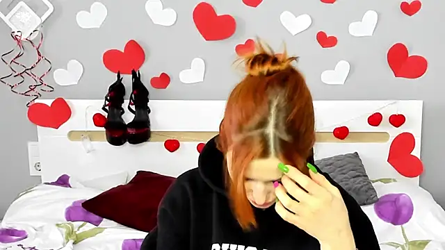 Red Fairy  online show from 02/09/25, 12:52