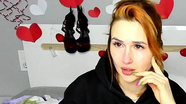 Red Fairy  online show from 02/09/25, 03:56