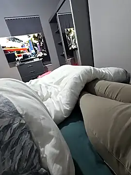 Snapshot of elenaUK chatting on 12/23/24, 06:48 elenaUK online show from 12/23/24, 06:48