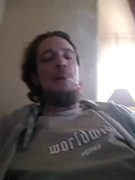 Snapshot of BunnyandClydeDk chatting on 12/14/24, 10:45 BunnyandClydeDk online show from 12/14/24, 10:45