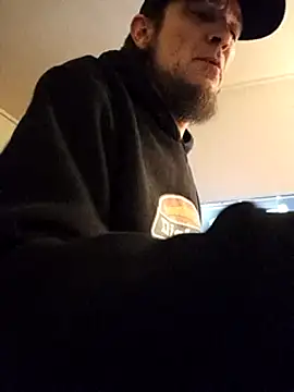 Snapshot of BunnyandClydeDk chatting on 12/30/24, 05:37 BunnyandClydeDk online show from 12/30/24, 05:37