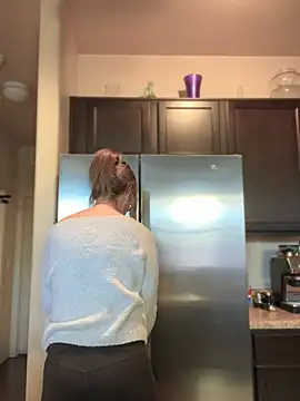 MaiseKnox online show from 01/18/25, 10:28