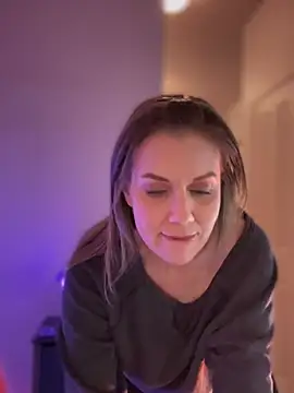 MaiseKnox online show from 02/09/25, 11:15