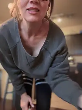 MaiseKnox online show from 03/08/25, 12:44