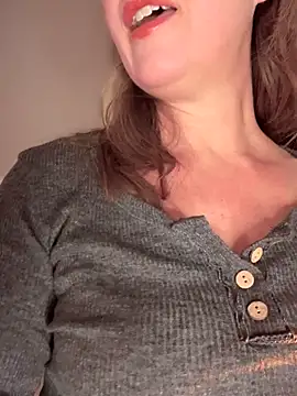 MaiseKnox online show from 10/19/25, 12:55