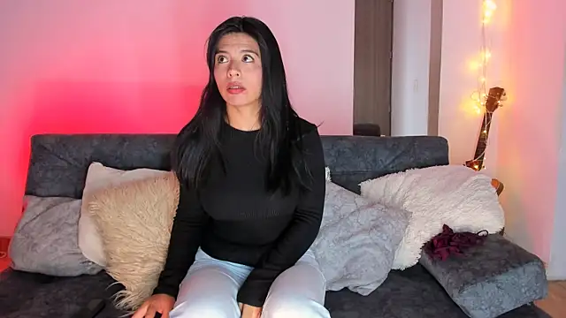 Snapshot of angiebutt chatting on 01/15/26, 02:27 angiebutt online show from 01/15/26, 02:27