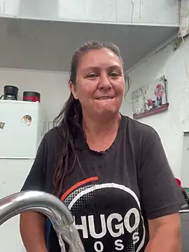 Snapshot of Sunshinee- chatting on 12/21/24, 05:40 Sunshinee- online show from 12/21/24, 05:40