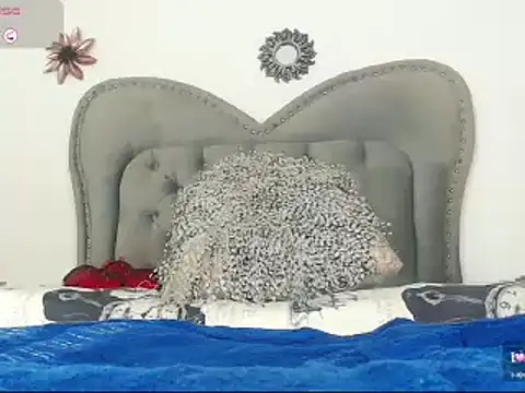 Snapshot of Sunshinee- chatting on 01/17/25, 04:06 Sunshinee- online show from 01/17/25, 04:06