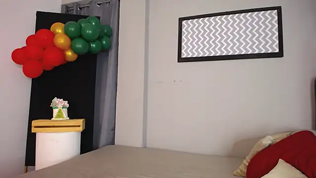 Snapshot of loveyouzahara2020 chatting on 12/19/25, 11:12 loveyouzahara2020 online show from 12/19/25, 11:12