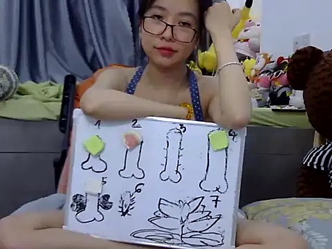 Snapshot of Cute_Ruby01 chatting on 01/07/25, 03:33 Cute Ruby01 online show from 01/07/25, 03:33